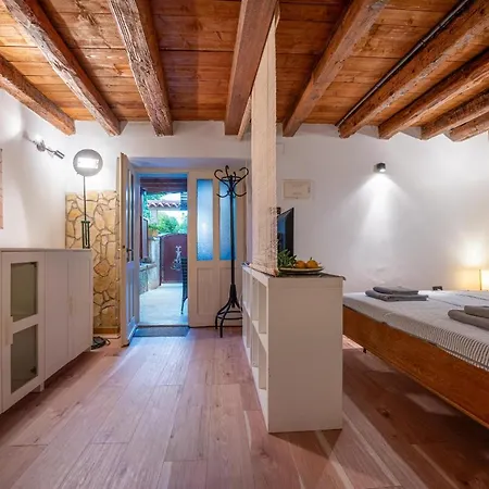Hébergement de vacances Casa Antico Premantura