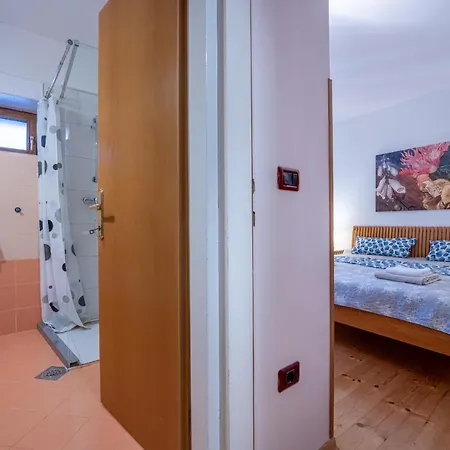 Casa Antico * Premantura
