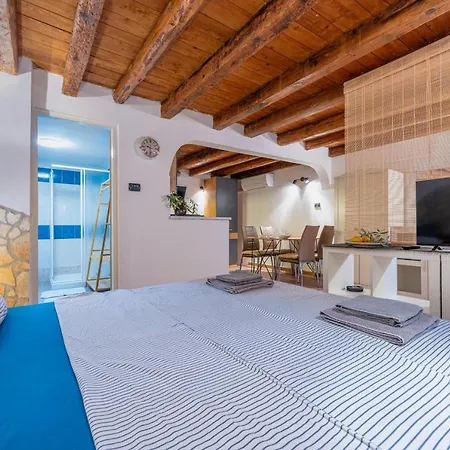Casa Antico * Premantura